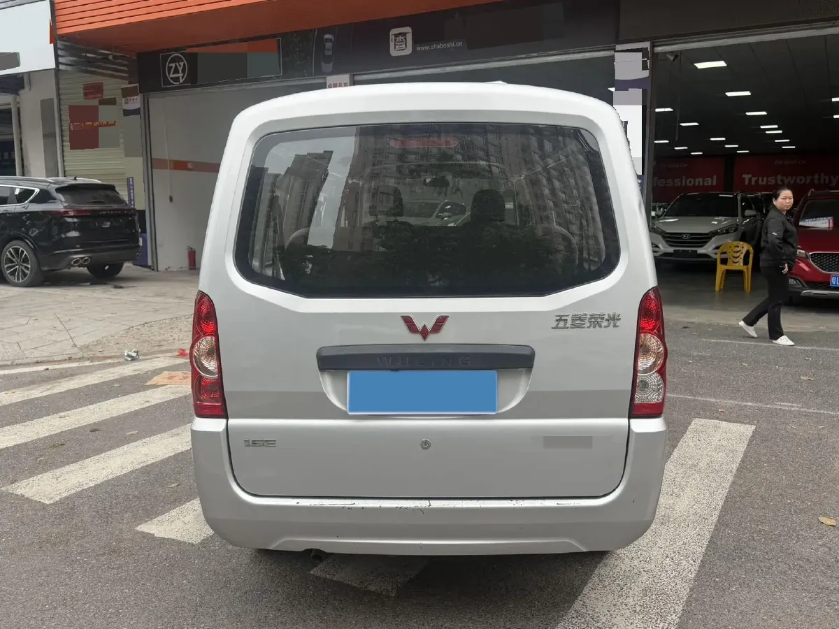 2019 WuLing RongGuang 1.5L 107HP L4 5MT,autocango,china used car exporter,china ev exporter,chinese used car exporter,chinese used ev exporter