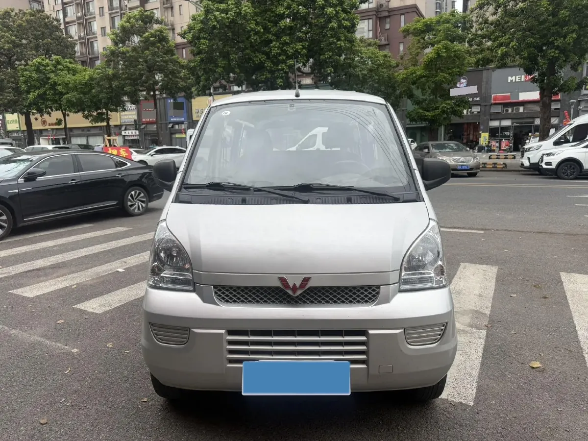 2019 WuLing RongGuang 1.5L 107HP L4 5MT,autocango,china used car exporter,china ev exporter,chinese used car exporter,chinese used ev exporter