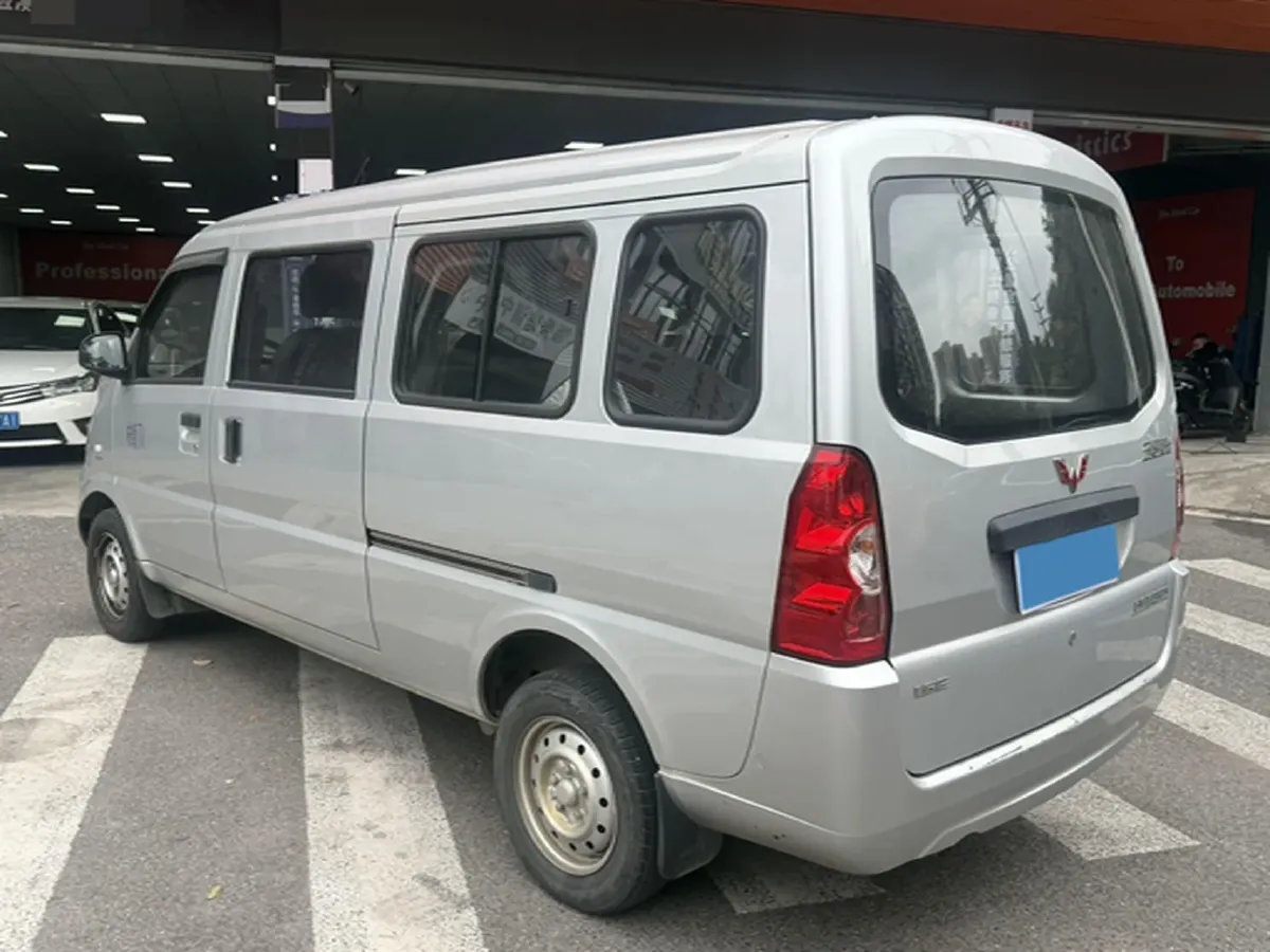 2019 WuLing RongGuang 1.5L 107HP L4 5MT,autocango,china used car exporter,china ev exporter,chinese used car exporter,chinese used ev exporter
