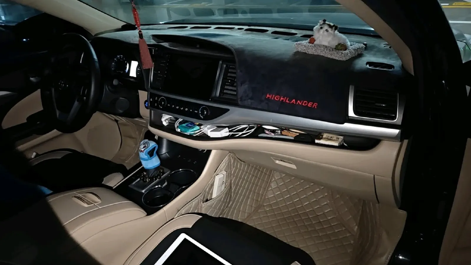 2021 Toyota Highlander 2.0T 220HP L4 6AT,autocango,china used car exporter,china ev exporter,chinese used car exporter,chinese used ev exporter