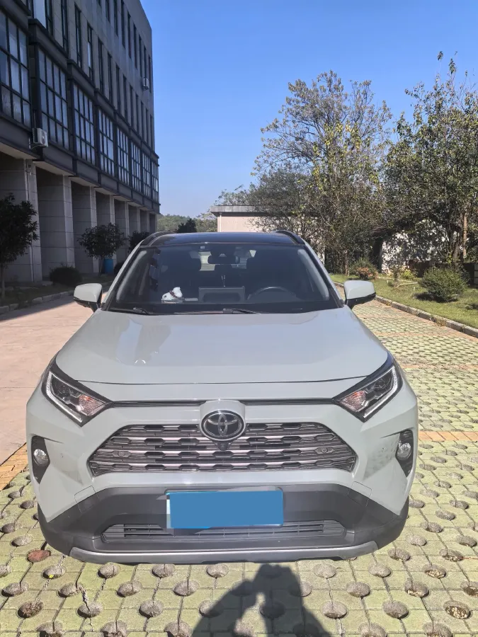 2020 Toyota RAV4 2.0L 171HP L4 CVT,autocango,china used car exporter,china ev exporter,chinese used car exporter,chinese used ev exporter