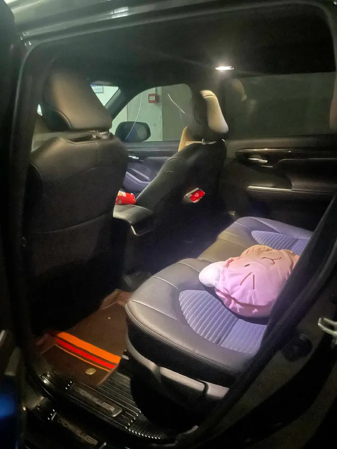 2022 Toyota Crown Kluger 2.0T 248HP L4 8AT,autocango,china used car exporter,china ev exporter,chinese used car exporter,chinese used ev exporter