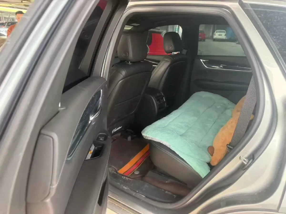 2023 Cadillac XT5 2.0T 237HP L4 9AT,autocango,china used car exporter,china ev exporter,chinese used car exporter,chinese used ev exporter