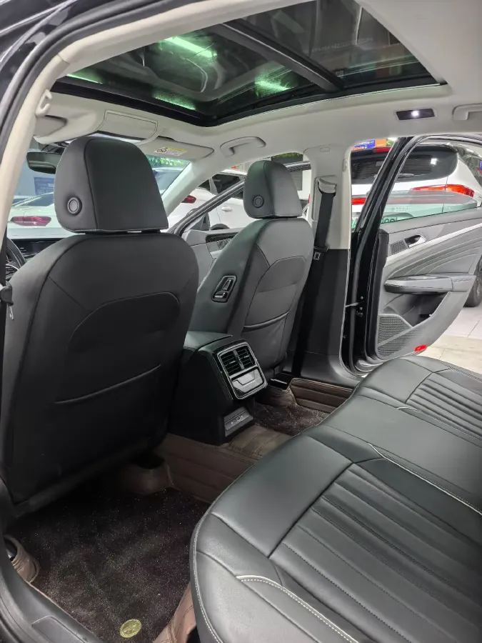 2023 Volkswagen Passat 2.0T 186HP L4 7DCT,autocango,china used car exporter,china ev exporter,chinese used car exporter,chinese used ev exporter