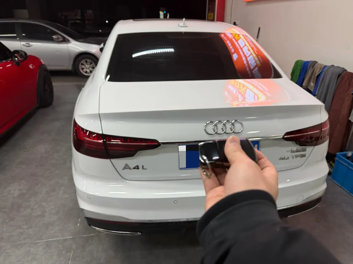 2023 Audi A4L 2.0T 190HP L4 7DCT,autocango,china used car exporter,china ev exporter,chinese used car exporter,chinese used ev exporter