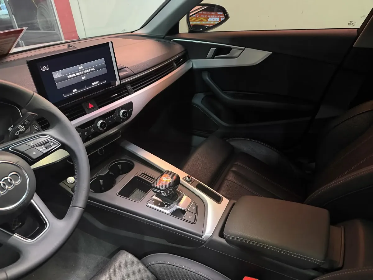 2023 Audi A4L 2.0T 190HP L4 7DCT,autocango,china used car exporter,china ev exporter,chinese used car exporter,chinese used ev exporter