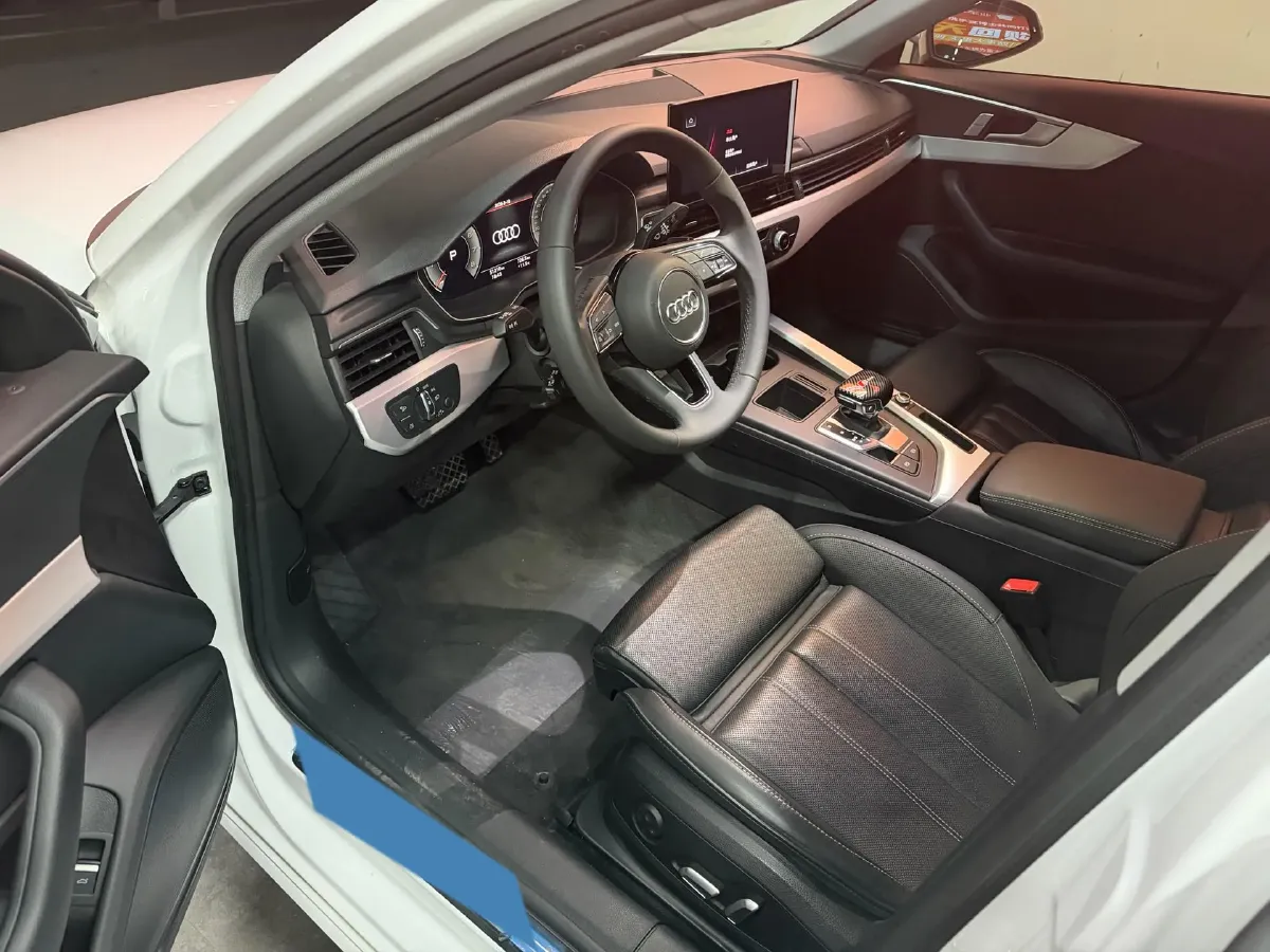 2023 Audi A4L 2.0T 190HP L4 7DCT,autocango,china used car exporter,china ev exporter,chinese used car exporter,chinese used ev exporter