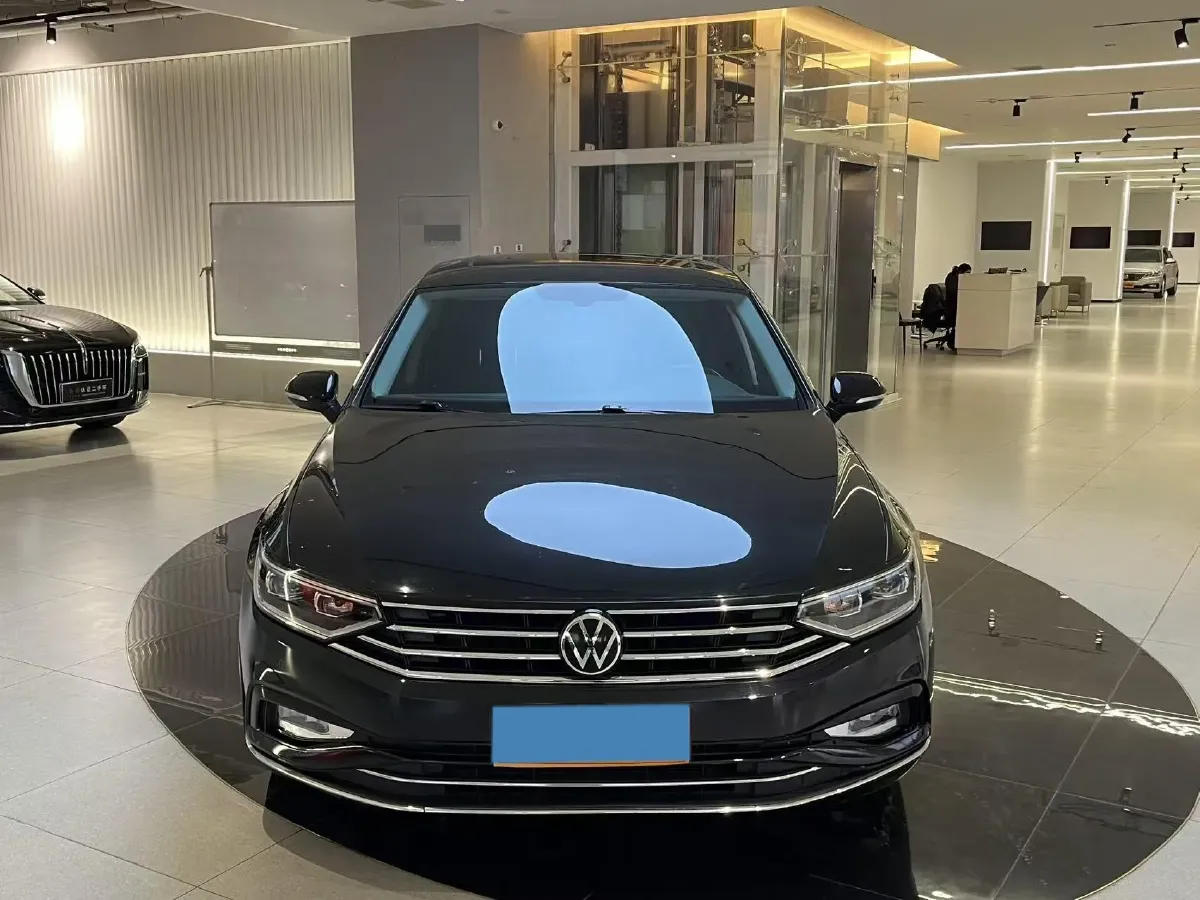 2020 Volkswagen Magotan 2.0T 186HP L4 7DCT,autocango,china used car exporter,china ev exporter,chinese used car exporter,chinese used ev exporter
