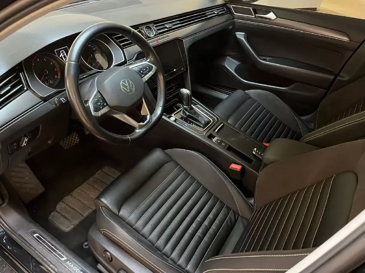 2020 Volkswagen Magotan 2.0T 186HP L4 7DCT,autocango,china used car exporter,china ev exporter,chinese used car exporter,chinese used ev exporter