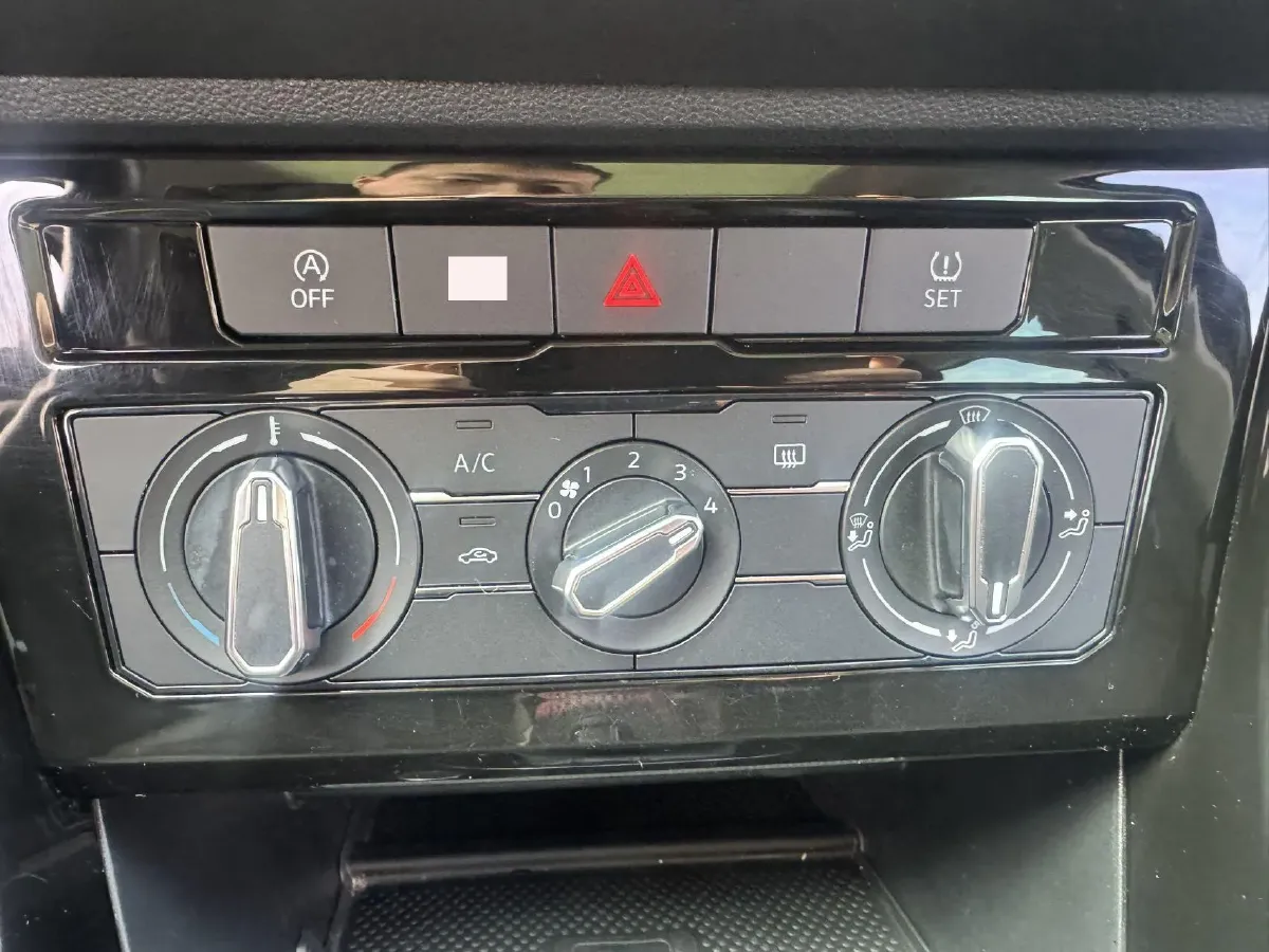 2022 Jetta VS7 1.4T 150HP L4 6AT,autocango,china used car exporter,china ev exporter,chinese used car exporter,chinese used ev exporter