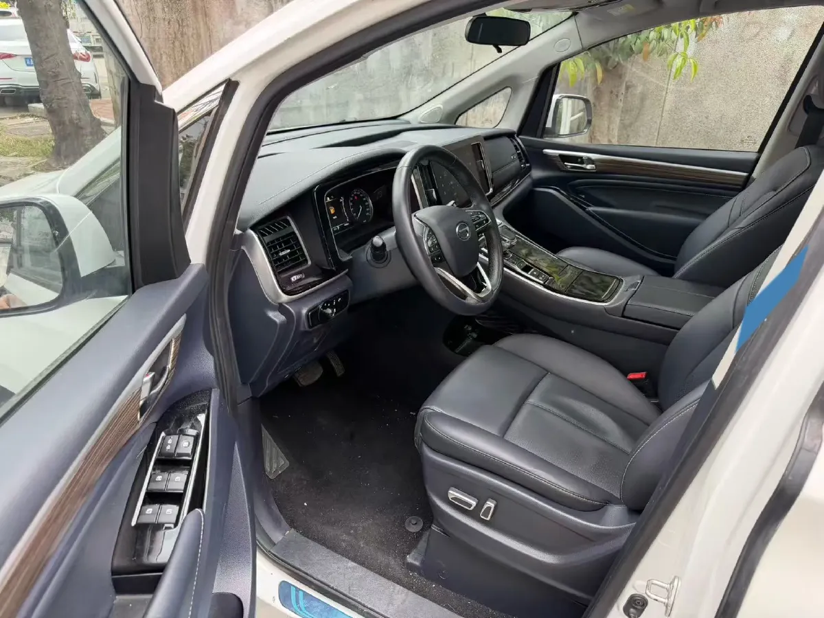 2021 GAC Trumpchi M8 2.0T 252HP L4 8AT,autocango,china used car exporter,china ev exporter,chinese used car exporter,chinese used ev exporter