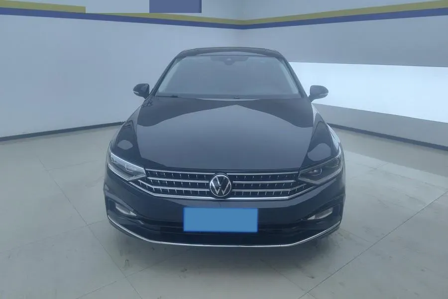 2023 Volkswagen Magotan 2.0T 186HP L4 7DCT,autocango,china used car exporter,china ev exporter,chinese used car exporter,chinese used ev exporter