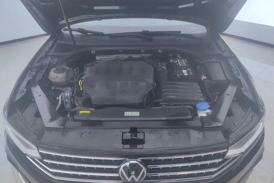 2023 Volkswagen Magotan 2.0T 186HP L4 7DCT,autocango,china used car exporter,china ev exporter,chinese used car exporter,chinese used ev exporter