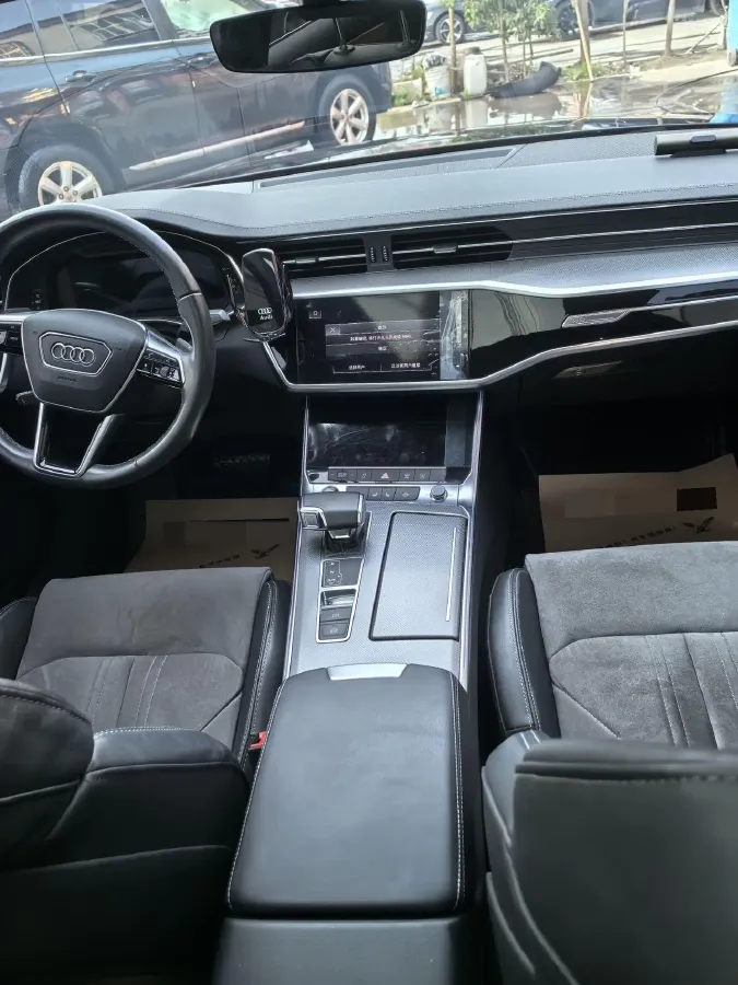 2021 Audi A6L 2.0T 190HP L4 7DCT,autocango,china used car exporter,china ev exporter,chinese used car exporter,chinese used ev exporter