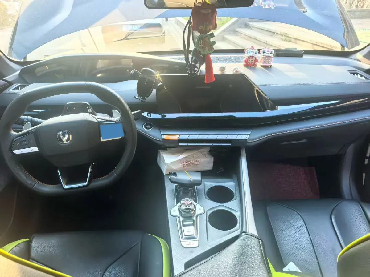 2023 ChangAn UNI-V 1.5T 188HP L4 7DCT,autocango,china used car exporter,china ev exporter,chinese used car exporter,chinese used ev exporter