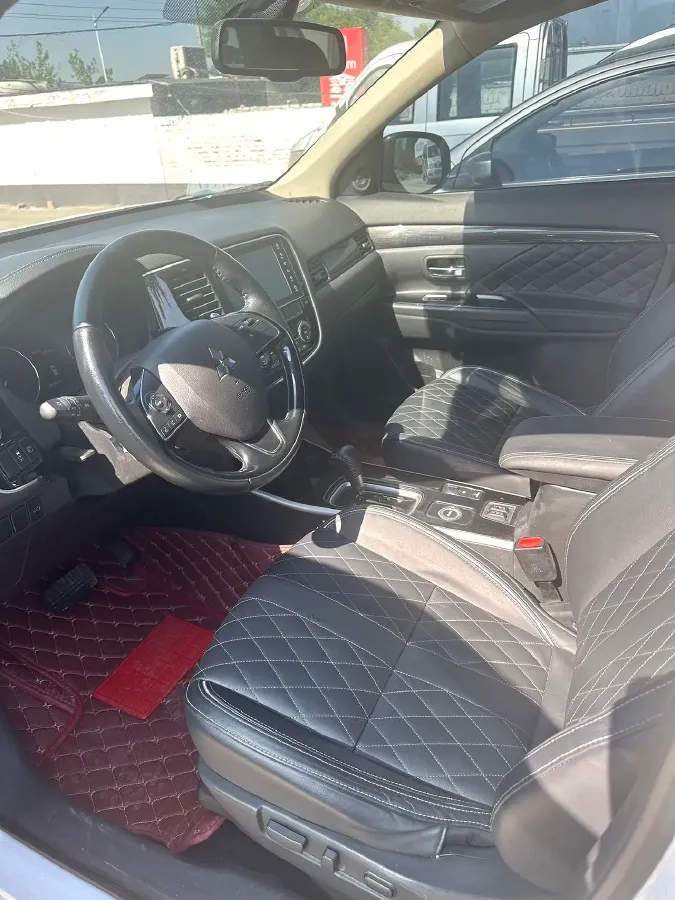 2020 Mitsubishi Outlander 2.4L 192HP L4 CVT,autocango,china used car exporter,china ev exporter,chinese used car exporter,chinese used ev exporter