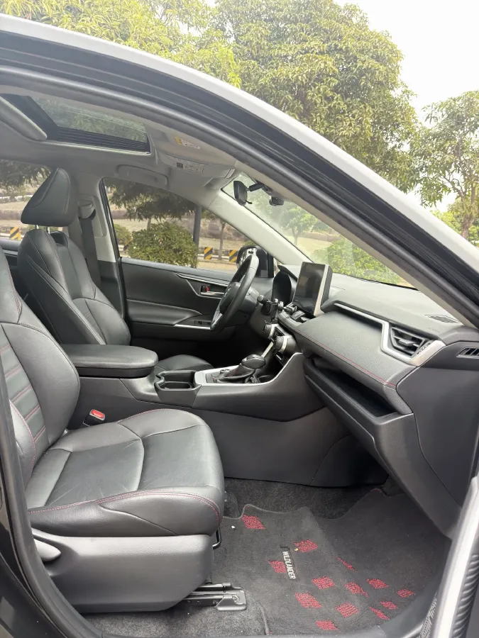 2021 Toyota Wildlander 2.5L 180HP L4 E-CVT PHEV 15.984KWH,autocango,china used car exporter,china ev exporter,chinese used car exporter,chinese used ev exporter