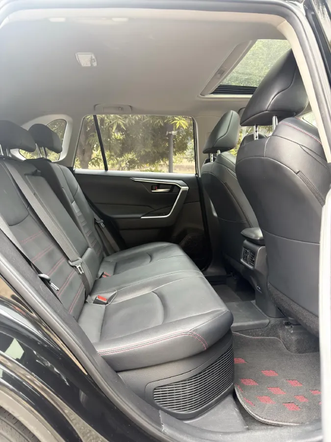 2021 Toyota Wildlander 2.5L 180HP L4 E-CVT PHEV 15.984KWH,autocango,china used car exporter,china ev exporter,chinese used car exporter,chinese used ev exporter