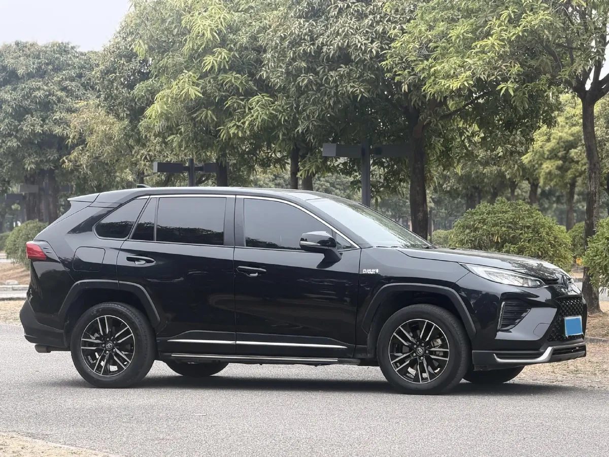 2021 Toyota Wildlander 2.5L 180HP L4 E-CVT PHEV 15.984KWH,autocango,china used car exporter,china ev exporter,chinese used car exporter,chinese used ev exporter