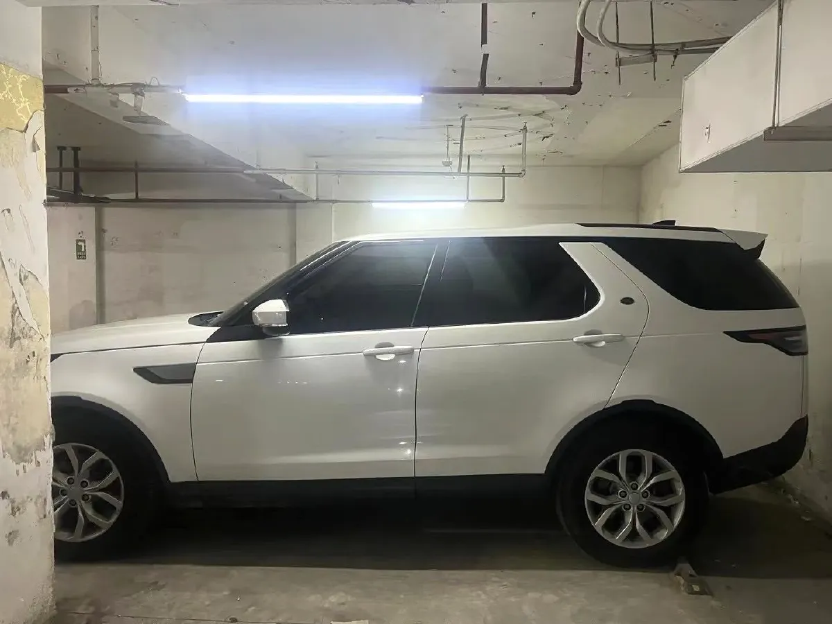 2017 Land Rover Discovery Sport 2.0T 241HP L4 9AT,autocango,china used car exporter,china ev exporter,chinese used car exporter,chinese used ev exporter