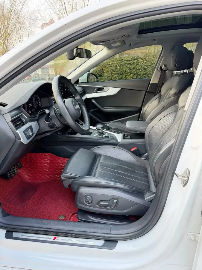 2022 Audi A4L 2.0T 190HP L4 7DCT,autocango,china used car exporter,china ev exporter,chinese used car exporter,chinese used ev exporter