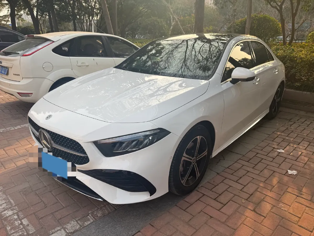 2023 Mercedes-Benz A Class 1.3T 163HP L4 7DCT,autocango,china used car exporter,china ev exporter,chinese used car exporter,chinese used ev exporter