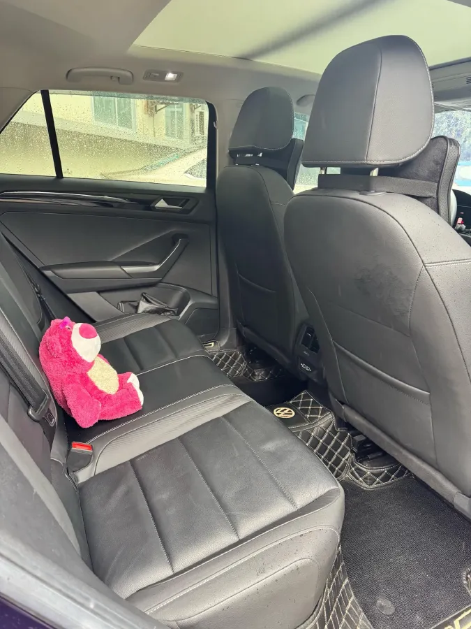 2022 Volkswagen T-Roc 1.4T 150HP L4 7DCT,autocango,china used car exporter,china ev exporter,chinese used car exporter,chinese used ev exporter