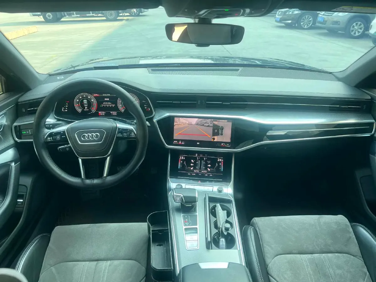 2023 Audi A6L 2.0T 245HP L4 7DCT,autocango,china used car exporter,china ev exporter,chinese used car exporter,chinese used ev exporter