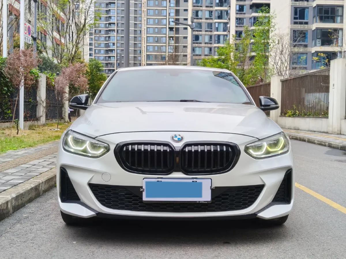 2021 BMW 1 Series 1.5T 140HP L3 7DCT,autocango,china used car exporter,china ev exporter,chinese used car exporter,chinese used ev exporter