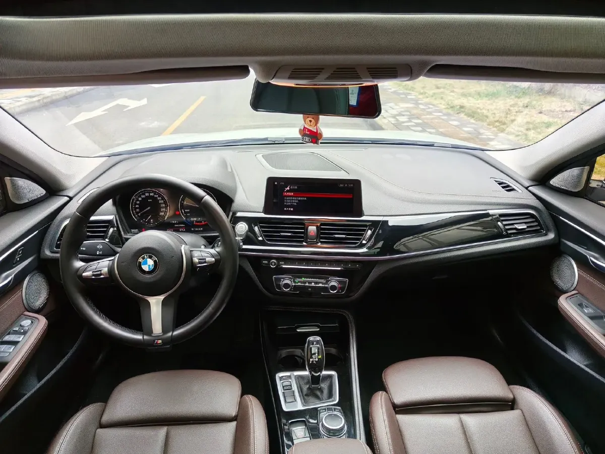 2021 BMW 1 Series 1.5T 140HP L3 7DCT,autocango,china used car exporter,china ev exporter,chinese used car exporter,chinese used ev exporter