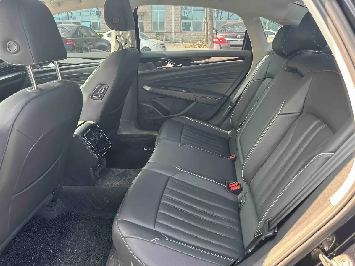 2023 Volkswagen Passat 2.0T 186HP L4 7DCT,autocango,china used car exporter,china ev exporter,chinese used car exporter,chinese used ev exporter