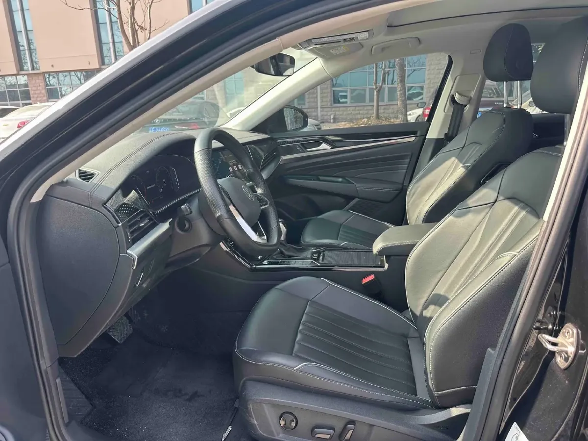 2023 Volkswagen Passat 2.0T 186HP L4 7DCT,autocango,china used car exporter,china ev exporter,chinese used car exporter,chinese used ev exporter