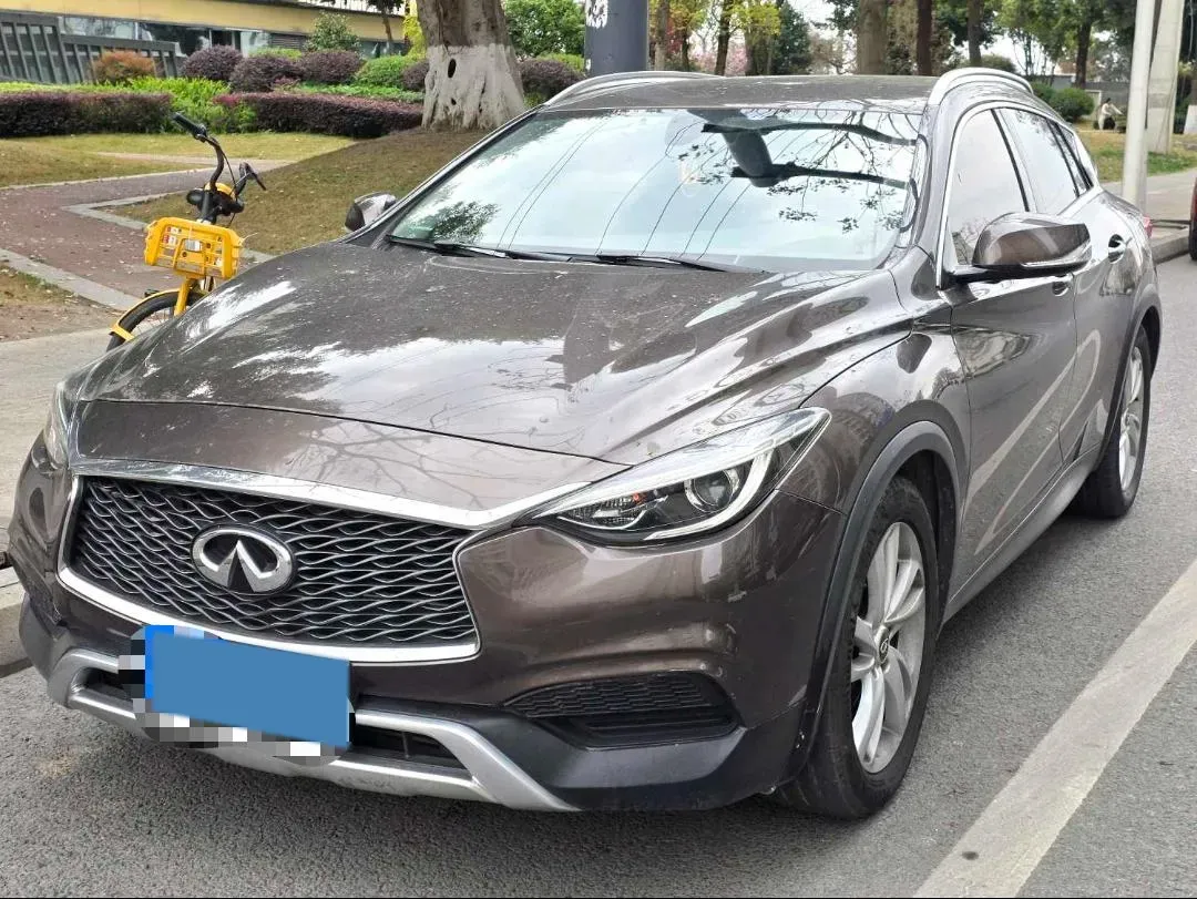 2017 Infiniti QX30 2.0T 211HP L4 7DCT,autocango,china used car exporter,china ev exporter,chinese used car exporter,chinese used ev exporter