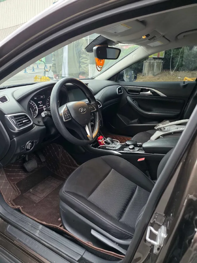 2017 Infiniti QX30 2.0T 211HP L4 7DCT,autocango,china used car exporter,china ev exporter,chinese used car exporter,chinese used ev exporter