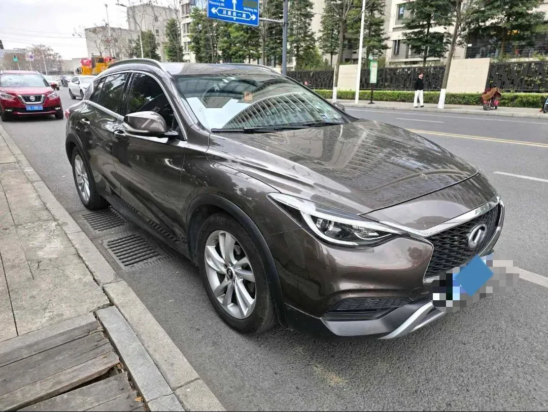 2017 Infiniti QX30 2.0T 211HP L4 7DCT,autocango,china used car exporter,china ev exporter,chinese used car exporter,chinese used ev exporter