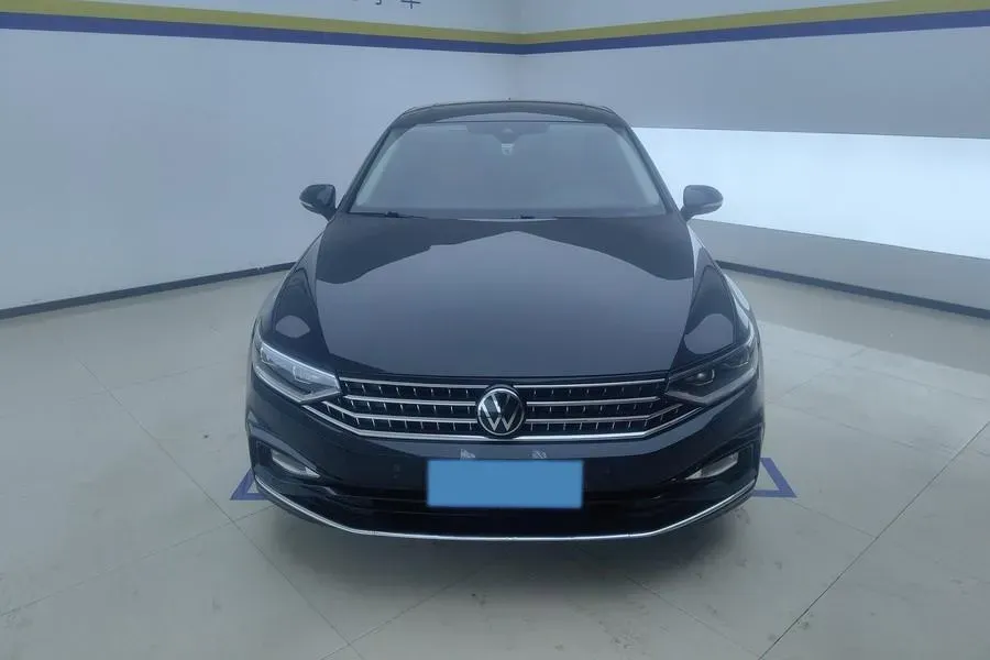 2023 Volkswagen Magotan 2.0T 186HP L4 7DCT,autocango,china used car exporter,china ev exporter,chinese used car exporter,chinese used ev exporter