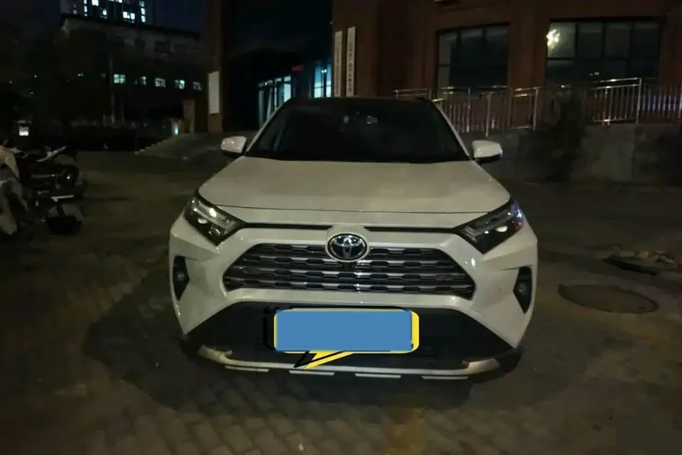 2024 Toyota RAV4 2.0L 171HP L4 CVT,autocango,china used car exporter,china ev exporter,chinese used car exporter,chinese used ev exporter