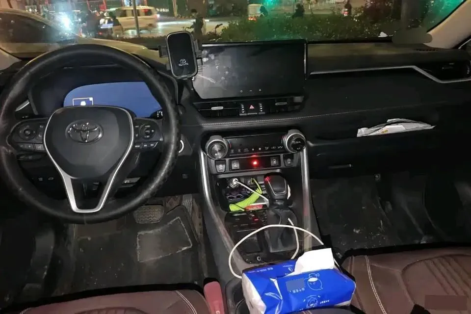 2024 Toyota RAV4 2.0L 171HP L4 CVT,autocango,china used car exporter,china ev exporter,chinese used car exporter,chinese used ev exporter