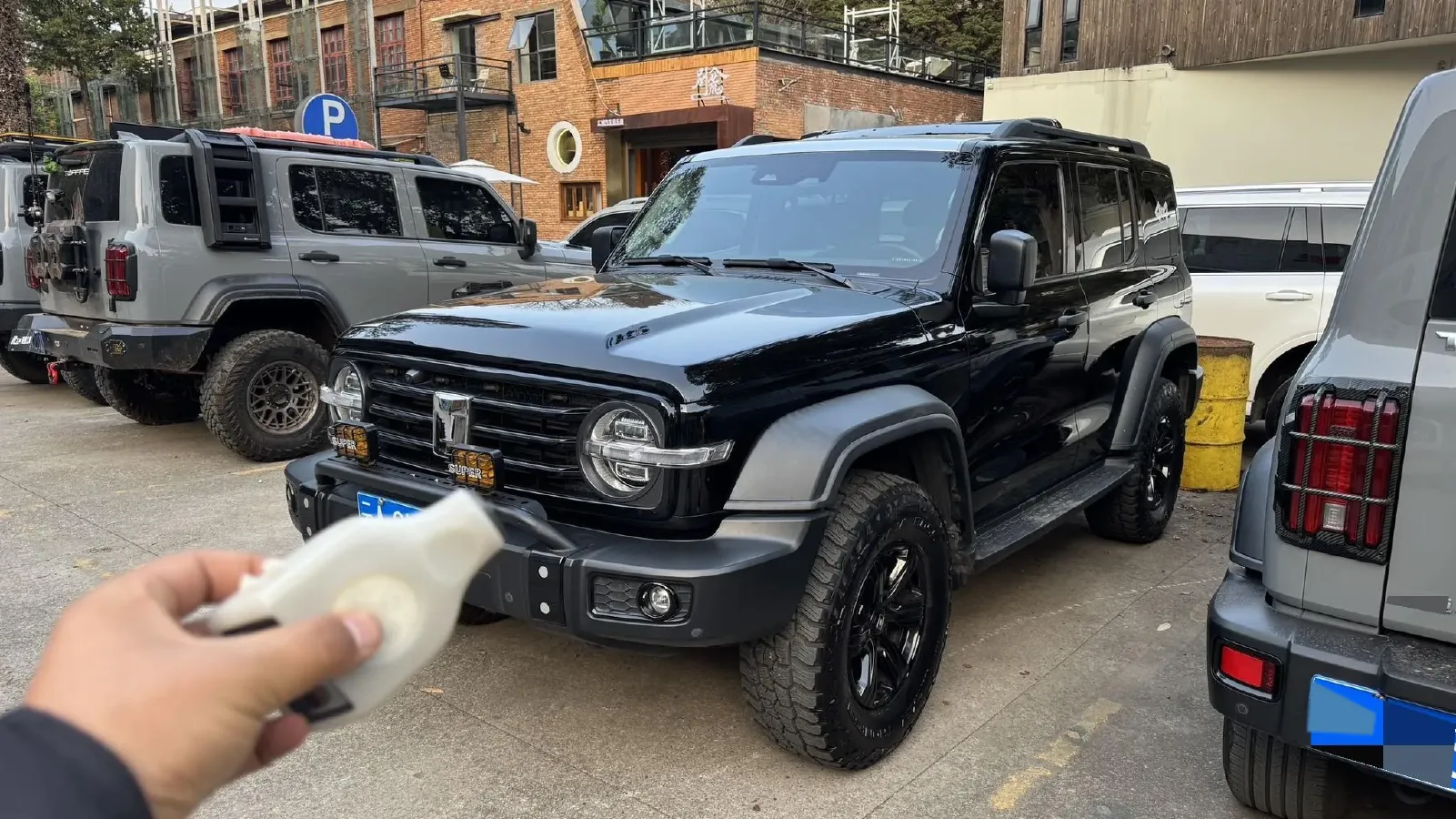 2021 Tank 300 2.0T 227HP L4 8AT,autocango,china used car exporter,china ev exporter,chinese used car exporter,chinese used ev exporter