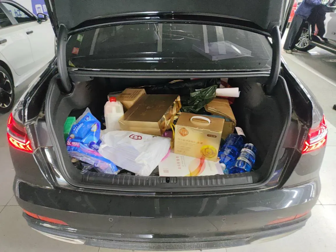 2019 Mercedes-Benz E Class 1.5T 184HP L4 9AT,autocango,china used car exporter,china ev exporter,chinese used car exporter,chinese used ev exporter