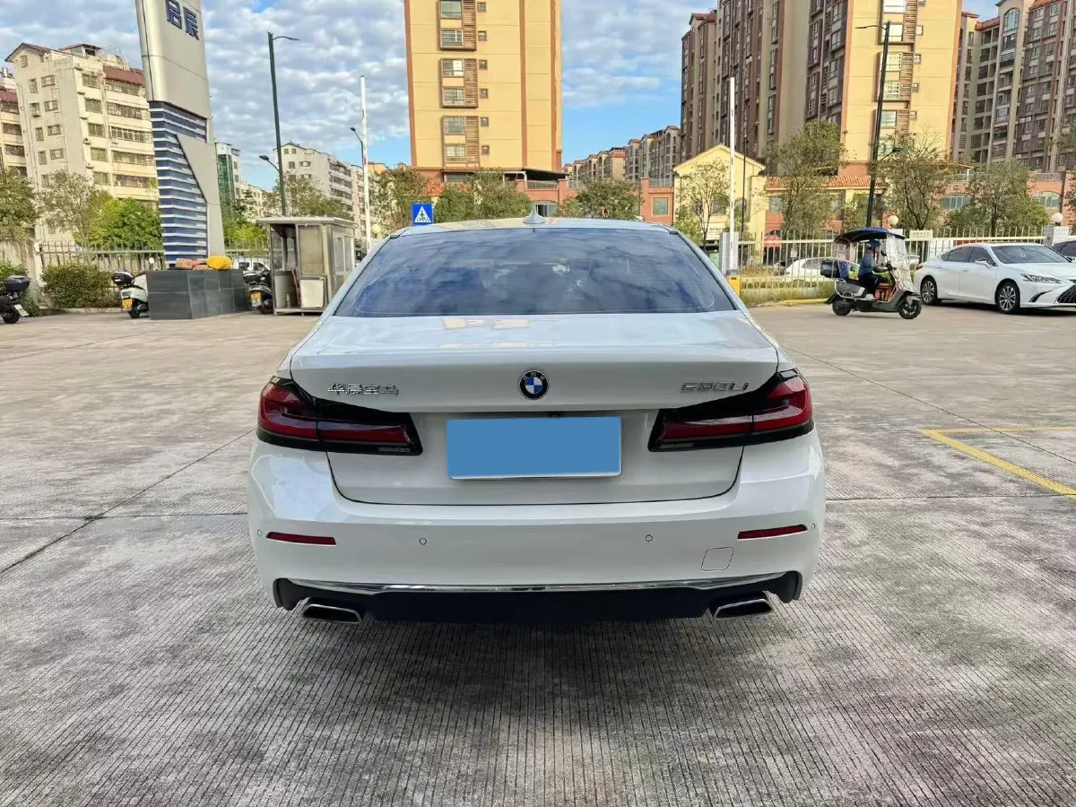 2022 BMW 5 Series 2.0T 252HP L4 8AT,autocango,china used car exporter,china ev exporter,chinese used car exporter,chinese used ev exporter