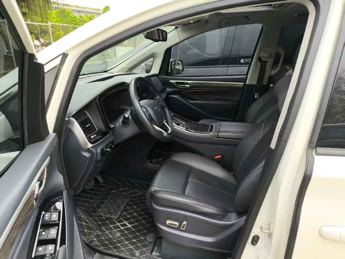 2021 GAC Trumpchi M8 2.0T 252HP L4 8AT,autocango,china used car exporter,china ev exporter,chinese used car exporter,chinese used ev exporter