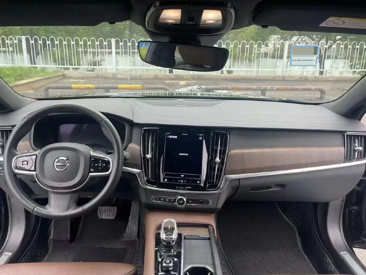 2022 Volvo S90 2.0T 250HP L4 8AT,autocango,china used car exporter,china ev exporter,chinese used car exporter,chinese used ev exporter