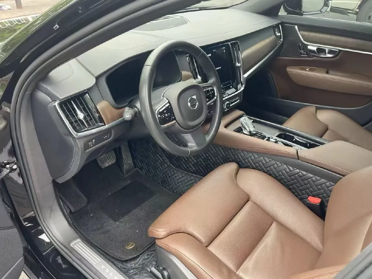 2022 Volvo S90 2.0T 250HP L4 8AT,autocango,china used car exporter,china ev exporter,chinese used car exporter,chinese used ev exporter