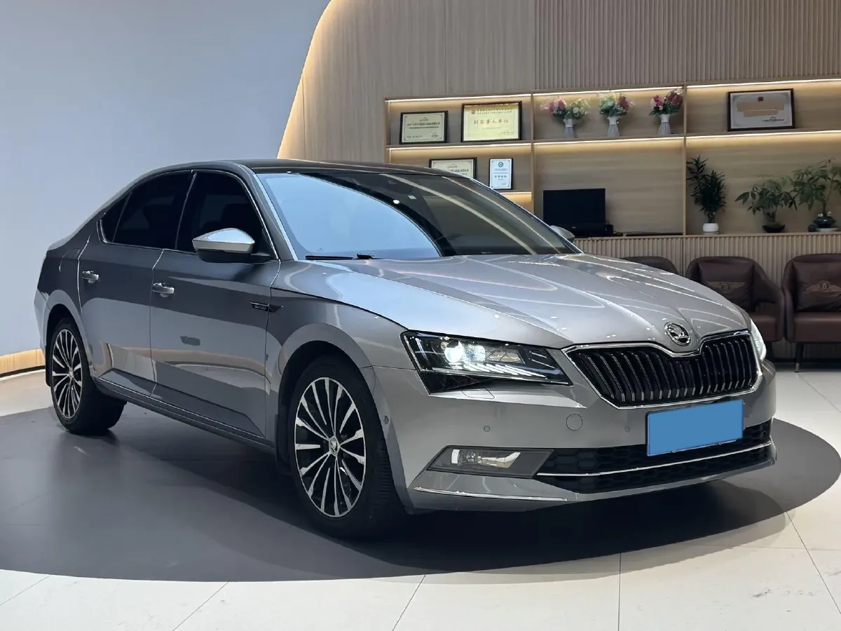 2018 Skoda Kodiak 1.8T 180HP L4 7DCT,autocango,china used car exporter,china ev exporter,chinese used car exporter,chinese used ev exporter