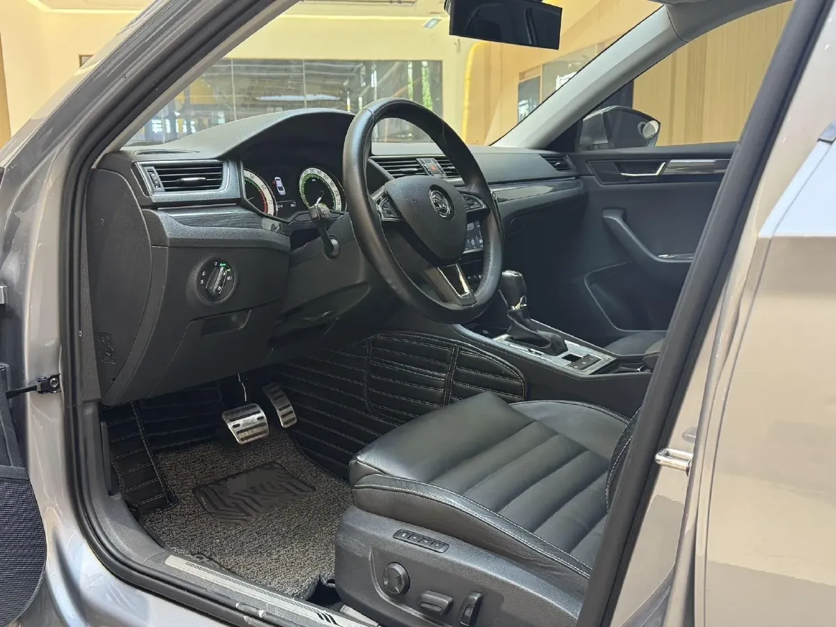 2018 Skoda Kodiak 1.8T 180HP L4 7DCT,autocango,china used car exporter,china ev exporter,chinese used car exporter,chinese used ev exporter