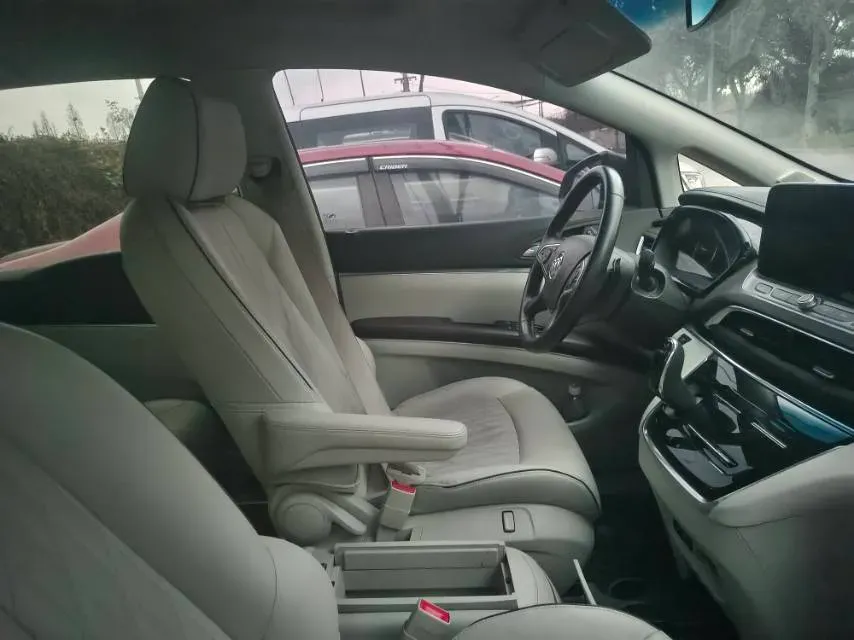 2022 Buick GL8 2.0T 237HP L4 9AT,autocango,china used car exporter,china ev exporter,chinese used car exporter,chinese used ev exporter