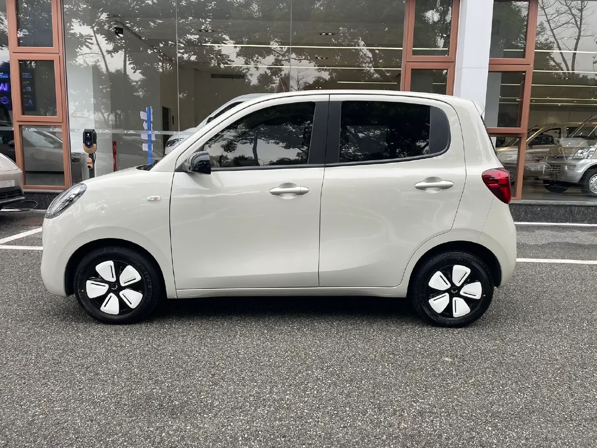 2025 WuLing HongGuang MINI EV BEV 16.2KWH,autocango,china used car exporter,china ev exporter,chinese used car exporter,chinese used ev exporter