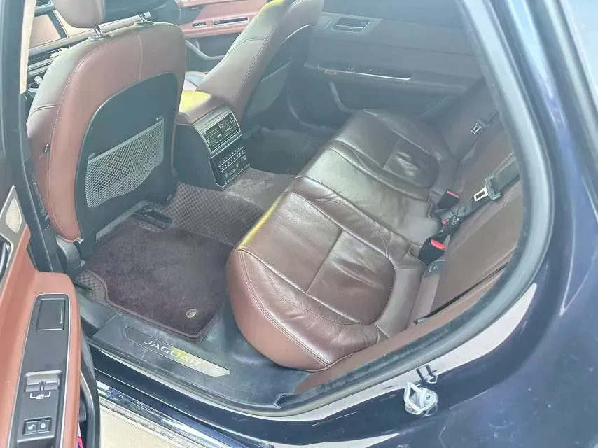 2018 Jaguar XF 2.0T 250HP L4 8AT,autocango,china used car exporter,china ev exporter,chinese used car exporter,chinese used ev exporter