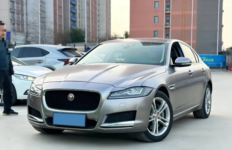 2018 Jaguar XF 2.0T 250HP L4 8AT,autocango,china used car exporter,china ev exporter,chinese used car exporter,chinese used ev exporter